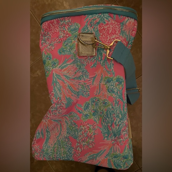 Lilly Pulitzer Insulted Cooler - Picture 3 of 5